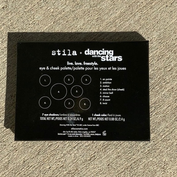 NEW STILA DANCING WITH THE STARS EYE & CHEEK PALETTE - Picture 2 of 7